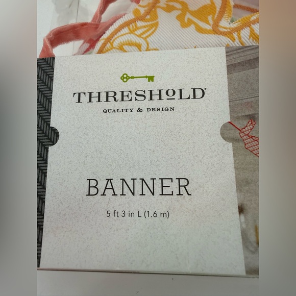 Threshold Rabbit Colorful Banner & Peter Rabbit Figurine - Picture 9 of 10